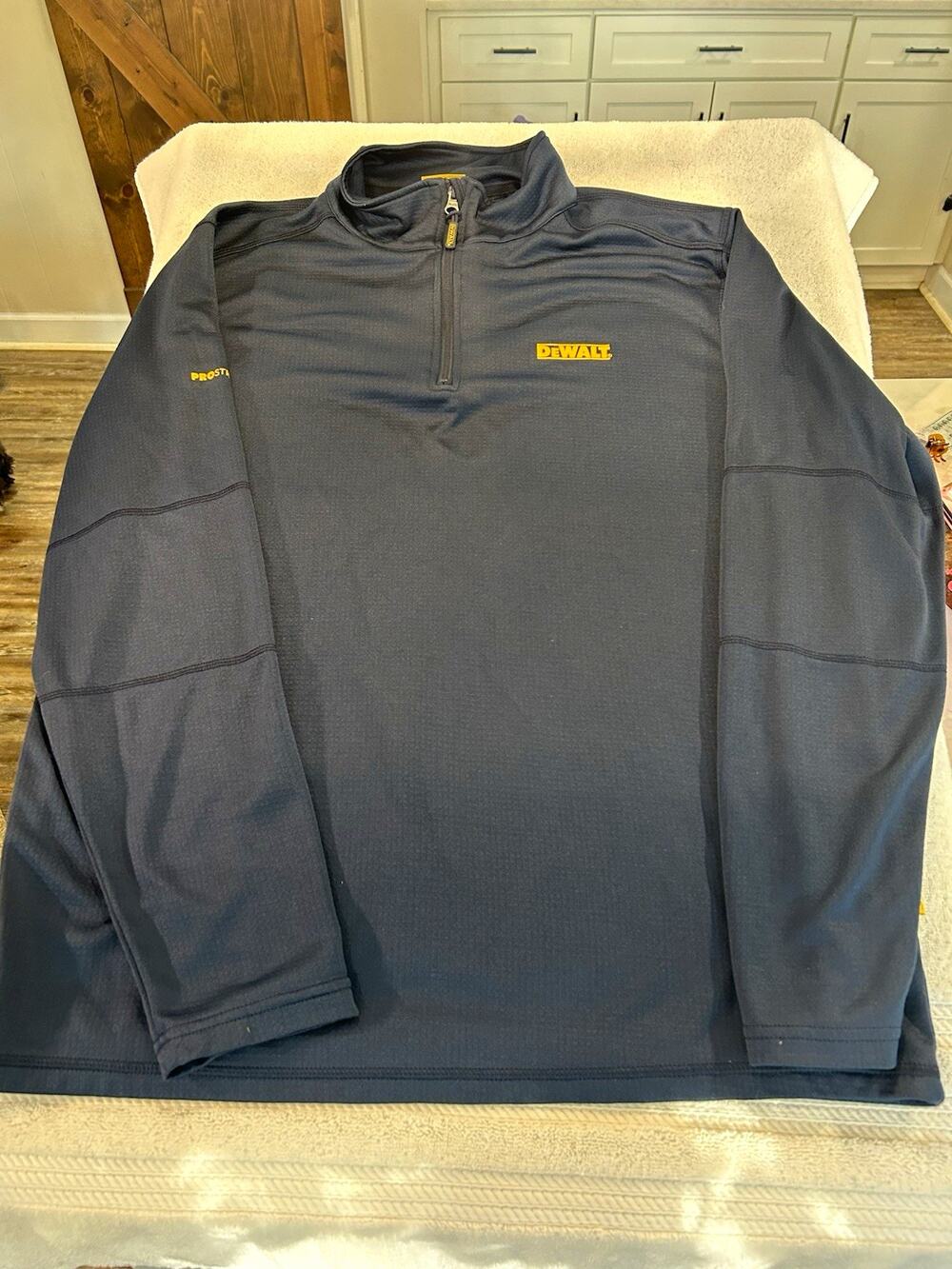 DEWALT Jonesboro ProStretch 1/4 Zip Pullover Men’s Large Navy Workwear